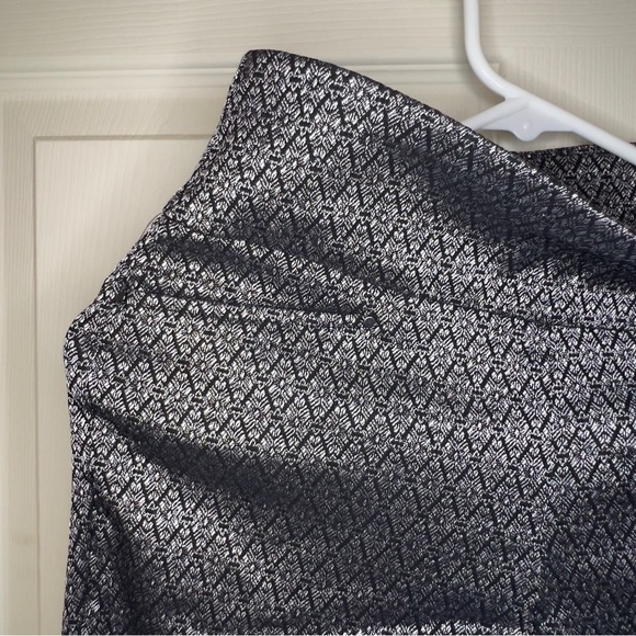 Women's Metallic Black Pattern Pants like new. Worn twice. - Picture 2 of 6